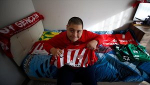 Down sendromlu Gültekin'in kalbi "Antalyaspor" ile atıyor