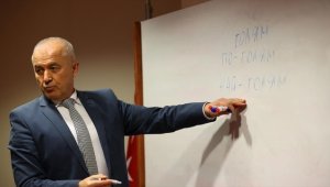 Edirneli esnaf "komşu"nun dilini öğrenmek için ETSO'nun açtığı kursa katılıyor