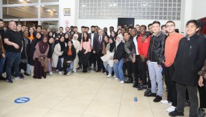 ERÜ Rektörü Prof. Dr. Fatih Altun öğrencilerle iftar yaptı
