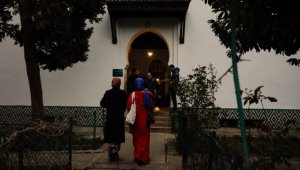 Fransa'da nüfusun yüzde 10'unu Müslümanlar oluşturuyor