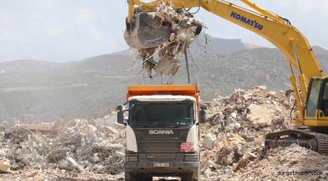 Hatay'da bina yıkım ve enkaz kaldırma çalışmaları 56 mahallede sürecek