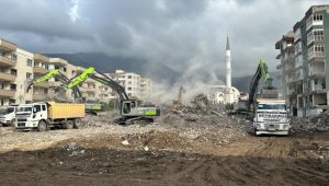 Hatay'da bina yıkım ve enkaz kaldırma çalışmaları 79 mahallede sürecek