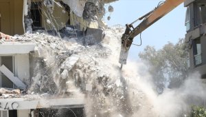Hatay'da bina yıkım ve enkaz kaldırma çalışmaları 82 mahallede yapılacak