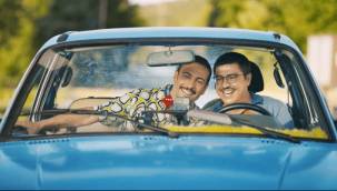 İbrahim Büyükak yeni filmi için gelinlik giydi!