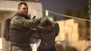 İsrail polisi, Mescid-i Aksa baskınında 450 Filistinliyi gözaltına aldı
