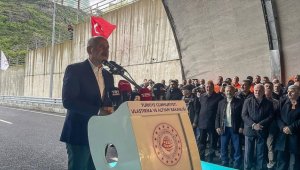 Karaismailoğlu: Yaptığımız kara yolları yatırımları sayesinde yılda tam 1 milyar litre akaryakıttan tasarruf sağlıyoruz