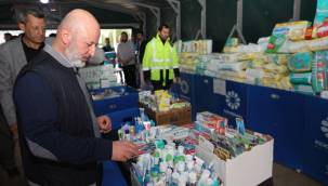 Kocasinan, kardeş belediye Türkoğlu’nda sosyal market açtı