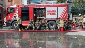 Küçükçekmece'de halı imalathanesindeki yangına müdahale sürüyor
