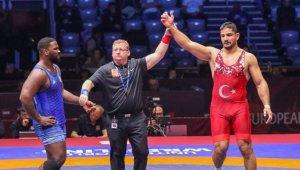 Milli güreşçi Taha Akgül, Avrupa şampiyonu oldu