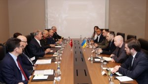 Milli Savunma Bakanı Akar, Ukrayna Altyapı Bakanı Kubrakov ile Kayseri'de bir araya geldi