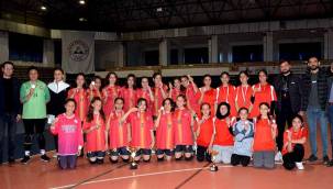 Okullar arası Yıldız Kızlar Hentbol müsabakaları tamamlandı