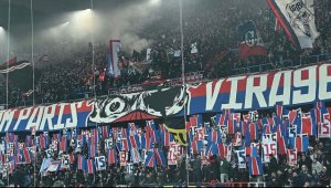 PSG taraftarları, maçlarda oruç açma arası verilmesinin yasaklanmasını protesto etti