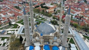 Selimiye Camisi'nin güçlendirilen ana kubbesinde kurşun örtü çalışmasına geçildi