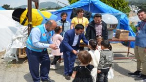 Ulaş Müftülüğü, Belen'de depremzede çocuklara bayram harçlığı dağıttı