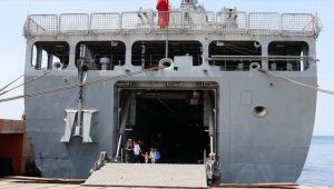 Yüzer hastane TCG Bayraktar'da 15 bin depremzedeye hizmet verildi