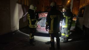 3 gencin çakmak gazı çektiği otomobilde patlama 