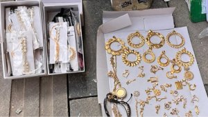 Adıyaman'da enkazdan çıkan değerli eşyalar sahiplerine teslim ediliyor