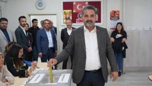 AK Parti Kayseri İl Başkanı Üzüm, oyunu kullandı 