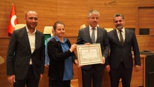 AK Parti Kayseri milletvekilleri mazbatalarını aldı 