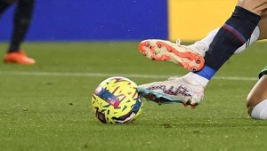 Avrupa futbolunda Barcelona, Benfica ve Feyenoord, şampiyonluk için gün sayıyor