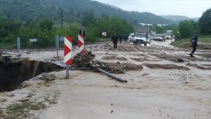 Bilecik'te şiddetli yağış tarım arazilerinde ve yollarda hasara neden oldu