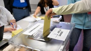 Cumhurbaşkanı Seçimi'nde yurt dışı ve gümrüklerde oy kullananların sayısı 1,9 milyonu aştı