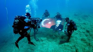 Hatay'da 19 Mayıs coşkusu su altına taşındı 