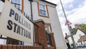 İngiltere'deki yerel seçimlerin sonucunda Muhafazakar Parti yaklaşık 1000 sandalye kaybetti