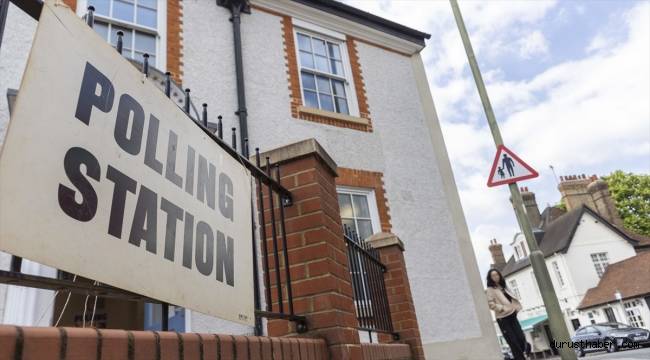 İngiltere'deki yerel seçimlerin sonucunda Muhafazakar Parti yaklaşık 1000 sandalye kaybetti