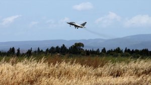 İtalya üst düzey savaş uçağı pilotlarını yetiştirdiği uçuş okulunu tanıttı