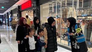 İYİ Parti Adayı İlker Sungur'dan Her Kayseriliye bir Karanfil..