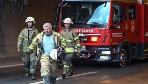 İzmir'deki Bayraklı Tünelleri'nde tır yandı