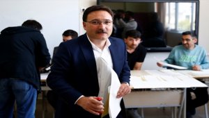 Kayseri Valisi Çiçek oyunu kullandı