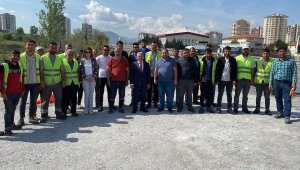 Kayseri'de başı bidona sıkışan köpeği itfaiye kurtardı