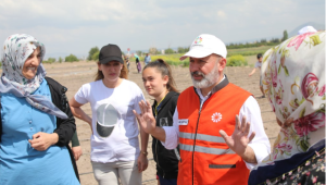 Kayserili kadınlar ev tekstili kursunda eski eşyaları değerlendirmeyi öğreniyor