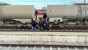 Kırıkkale'de vagonun üzerinde elektrik akımına kapılan çocuk ağır yaralandı