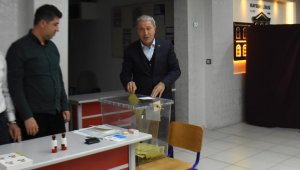 Milli Savunma Bakanı Akar, oyunu kullandı