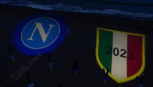 Napoli'nin 33 yıl sonra gelen Serie A şampiyonluğu, İtalya'da manşetlerde