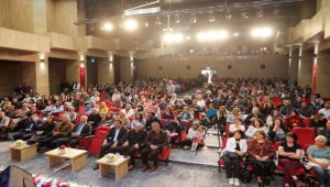 Niğde Belediyesi Halk Korosu konser verdi