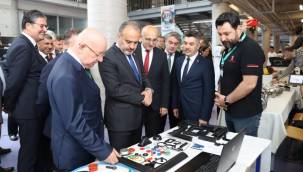 Otomotiv öğrencileri Bursa'da teknolojinin peşinde