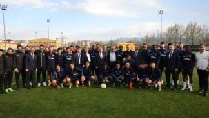 Özhaseki, Kayserispor tesislerini ziyaret etti