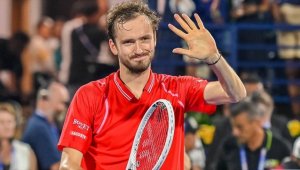 Roma Açık Tenis Turnuvası'nda Medvedev ve Rublev tur atladı