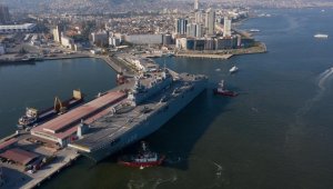 TCG Anadolu, İzmir Alsancak Limanı'na geldi