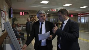 Adliyede işitme engellilerin "sesi" oluyorlar