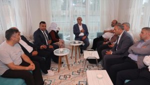 AK Parti'li Yılmaz, vefat eden mahalle başkanının eşini Cumhurbaşkanı Erdoğan ile görüştürdü