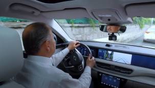 Bakan Özhaseki Kayseri sokaklarında TOGG sürdü