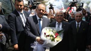 Bakan Özhaseki: “Kayseri’yi unutmadım, zaten unutmam mümkün değil”