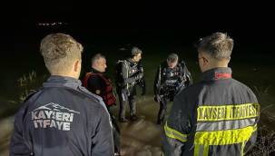 Baraja düşen oğlunu kurtarmaya çalışan baba canından oldu