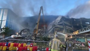 Başakşehir'de fabrikada çıkan yangını söndürme çalışmaları 65 saattir sürüyor