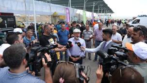 Başkan Çolakbayrakdar, Erkilet Bülbül Pınarı Kurban Kesim ve Satış Yeri’nde vatandaşlarla buluştu